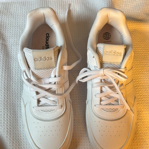 Women size 10 nee no box Adidas cloadform shoes - Picture 2 of 6